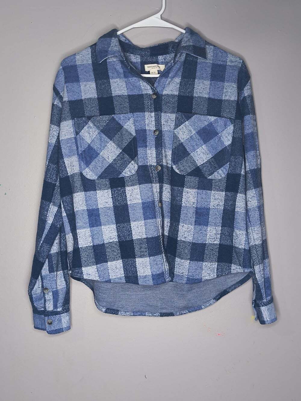 Beach Lunch Lounge Size Small Blue Plaid Flannel Shirt pockets Button Up cozy